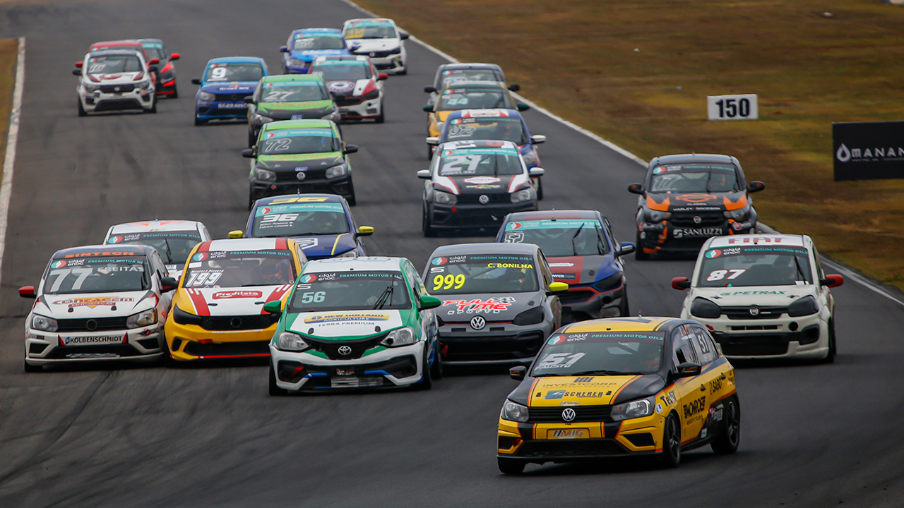 Sente a vibe de como é uma corrida no autódromo de Interlagos na categ