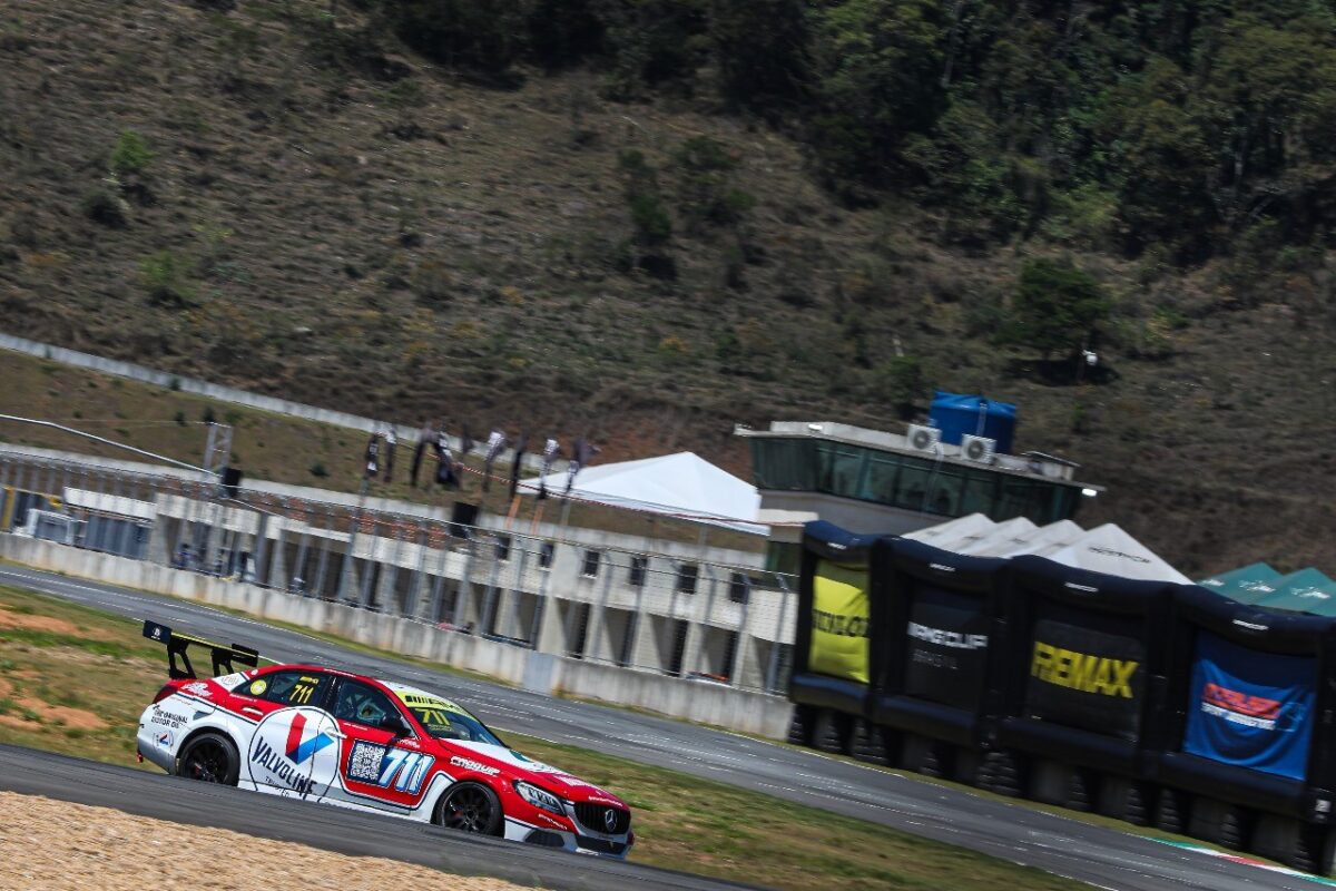 Brasileiro faz forte corrida de recuperação no espanhol de motovelocidade –  MOTOMUNDO